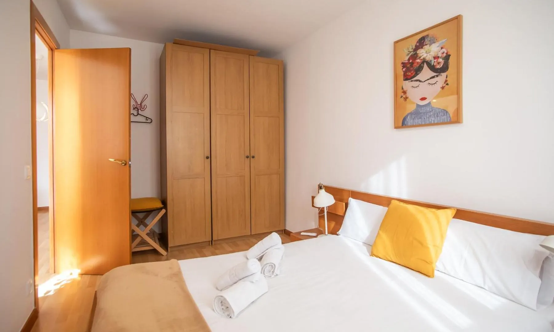 41PAR254 - Luminous apartment in Sant Antoni Barcelone