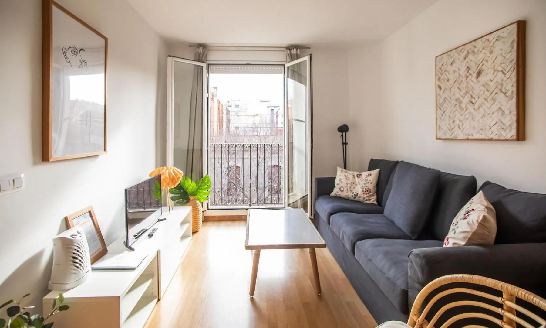 41PAR254 - Luminous apartment in Sant Antoni Barcelone Espagne