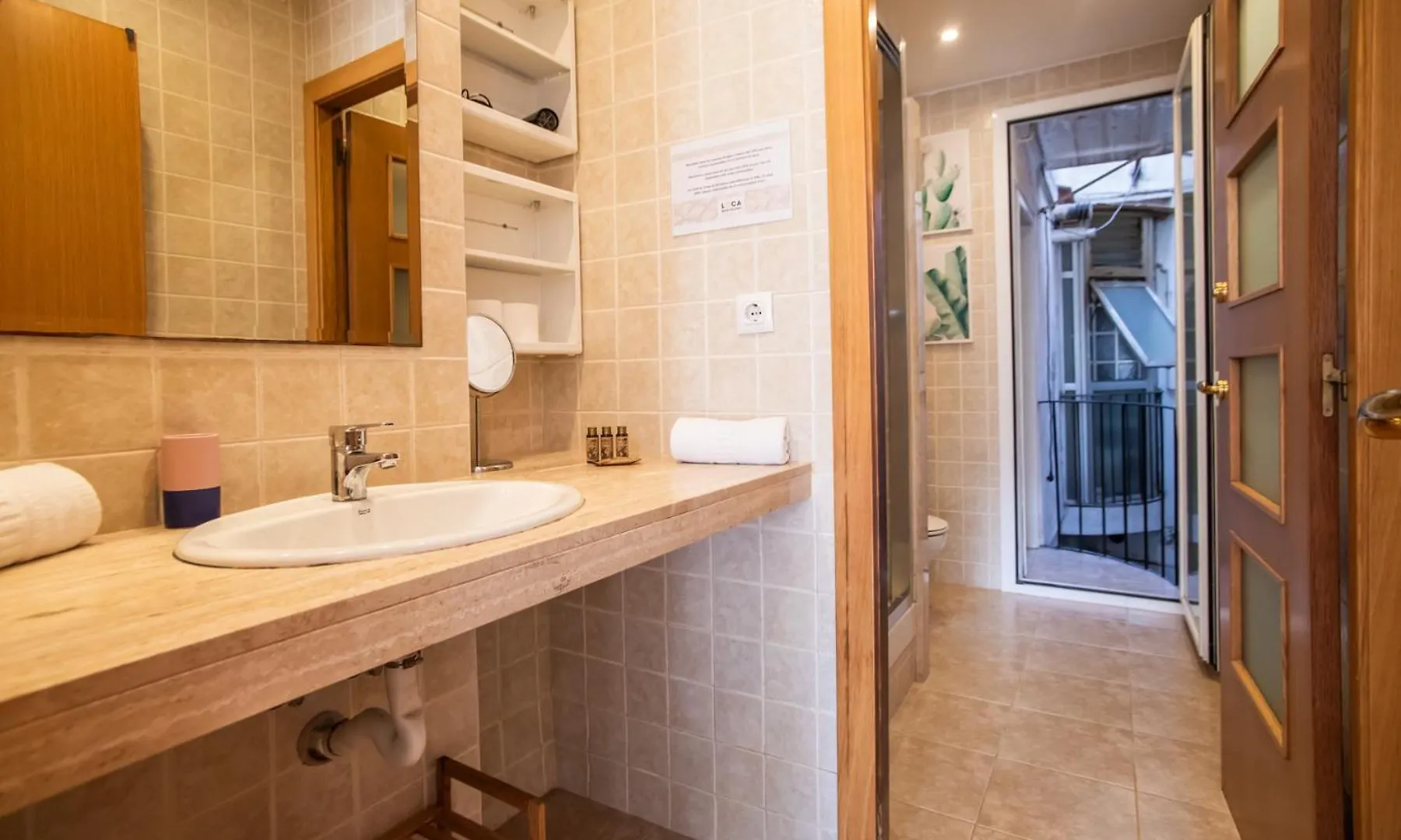 41Par1022 - Luminous Apartment In Sant Antoni Barcelona Spain